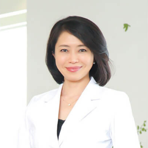 小栁衣吏子先生